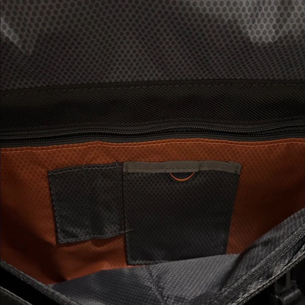 Tumi T-Tech Essential Gear Messenger Bag Shoulder Strap Trolley Sleeve Black
